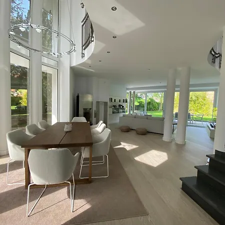 Vincent Im Park, Nahe Messe, Hannover Und Hildesheim *